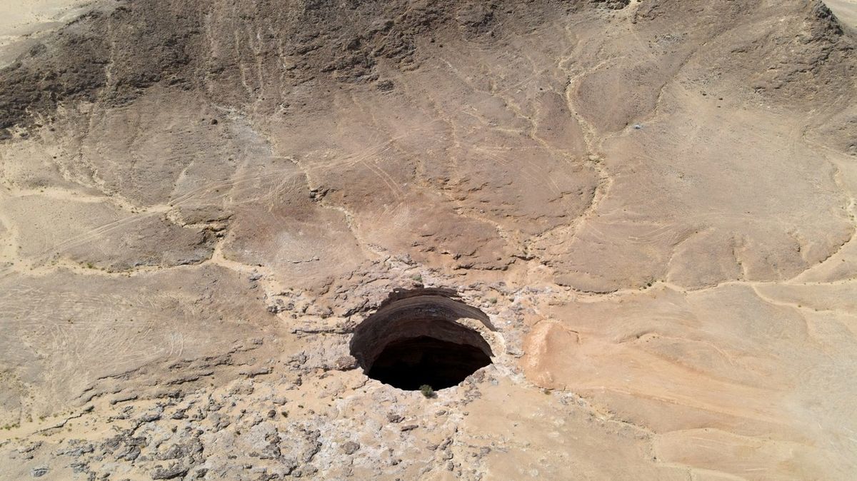Do šachty vedoucí „do pekla“ se spustili jeskyňáři
